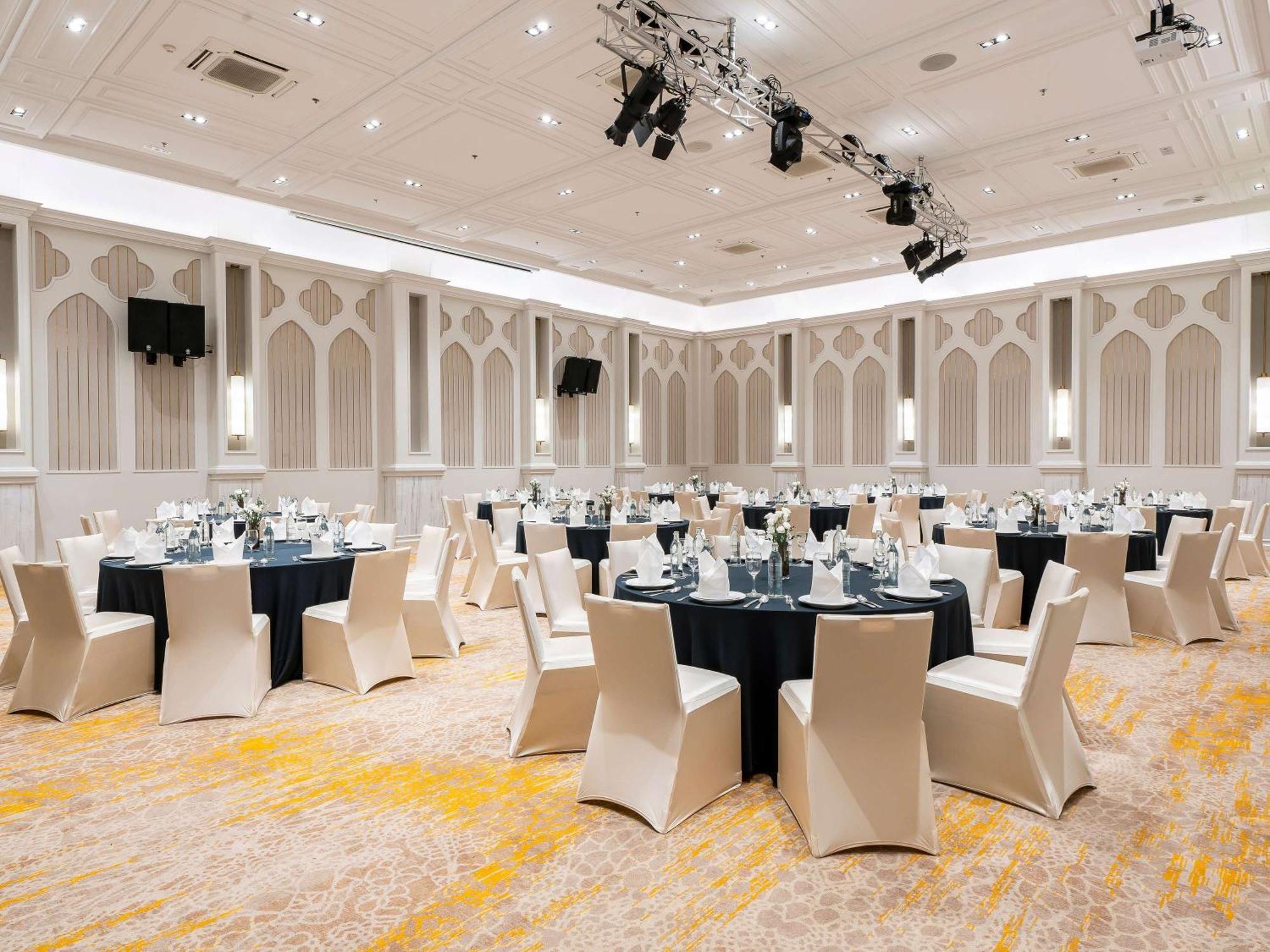 Moevenpick Myth Hotel Patong Phuket Exterior foto The ballroom