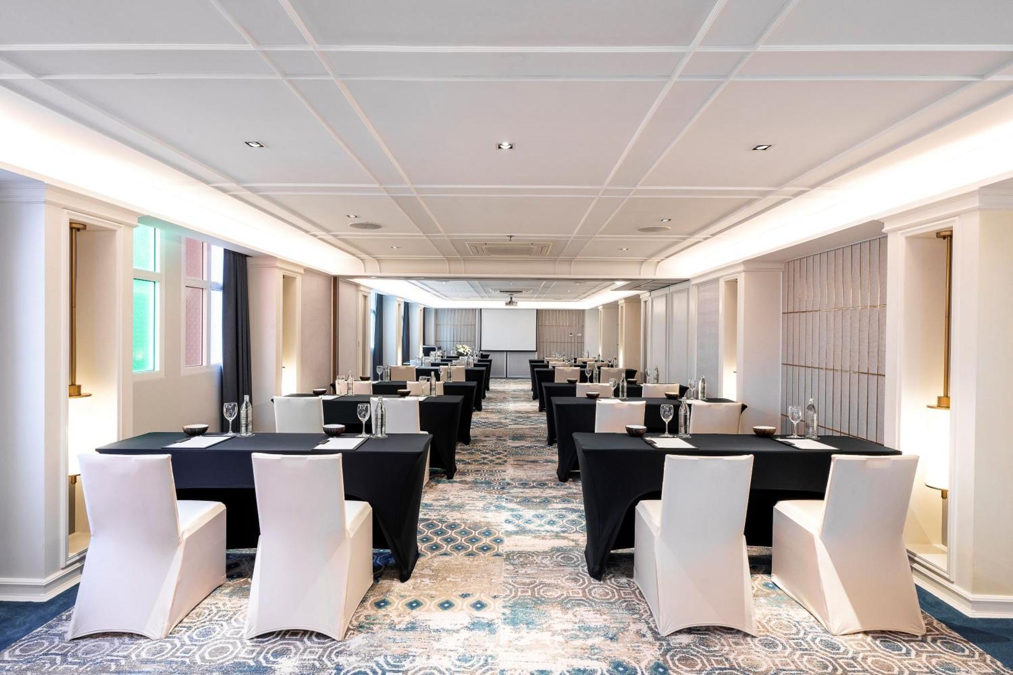Moevenpick Myth Hotel Patong Phuket Exterior foto Meeting room