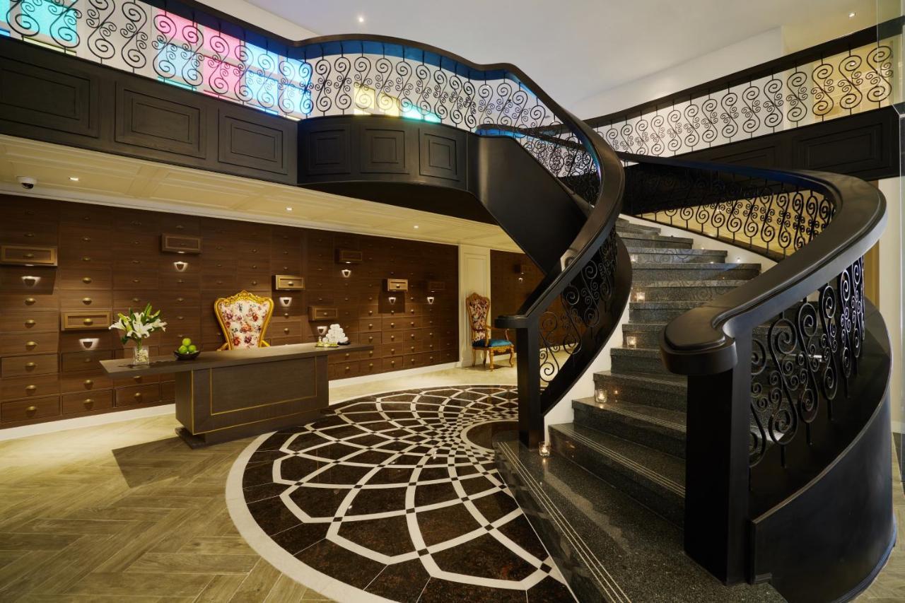 Moevenpick Myth Hotel Patong Phuket Exterior foto The hotel's lobby